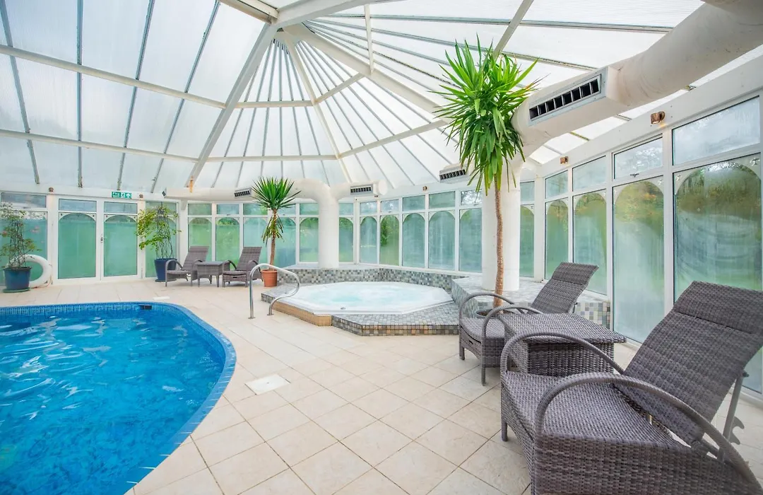 Metropole Hotel And Spa-1